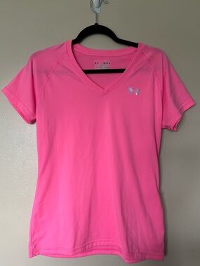 Under Armour Women's Bright Pink V-Neck Short Sleeve Tee